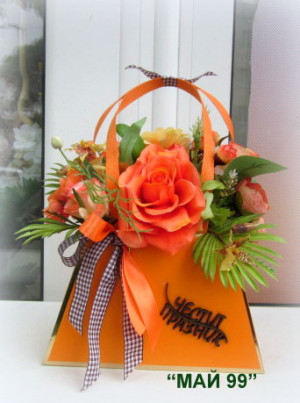 Чантичка с цветя в оранж