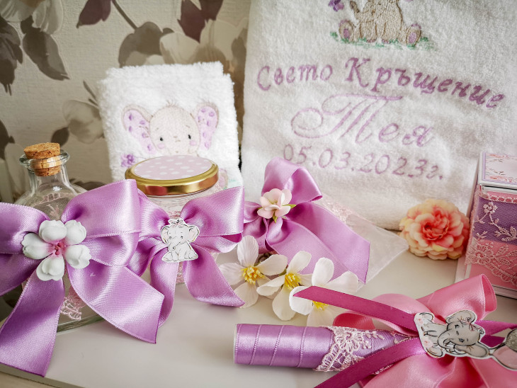 Комплект за кръщене, кутия, папка за кръщелно, хавлия и всичко ...