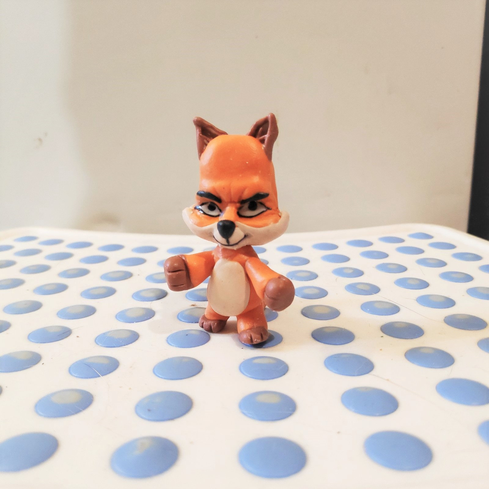 Фигурка на Nix от Zooba Battle Royale Handmasters.bg