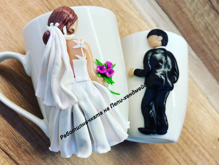 Комплект чаши с декорация от полимерна глина за младоженци - Handmasters.bg