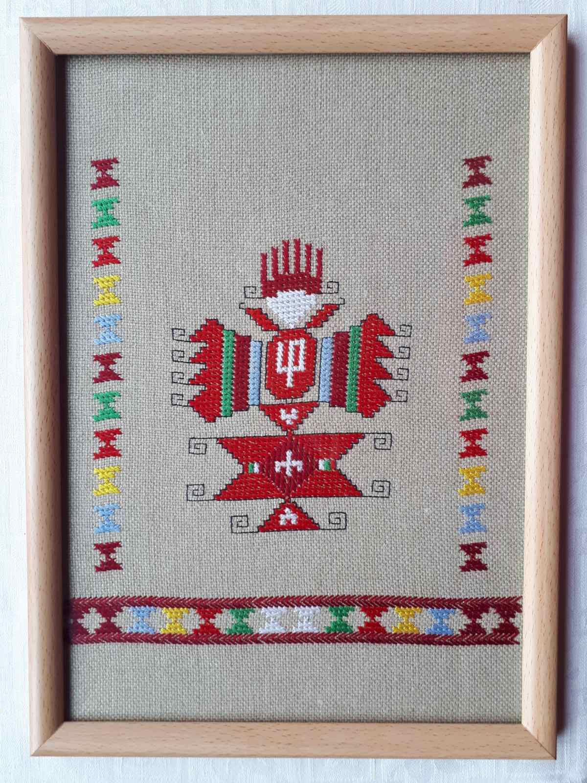 Ръчно бродирано пано с български мотиви - Handmasters.bg