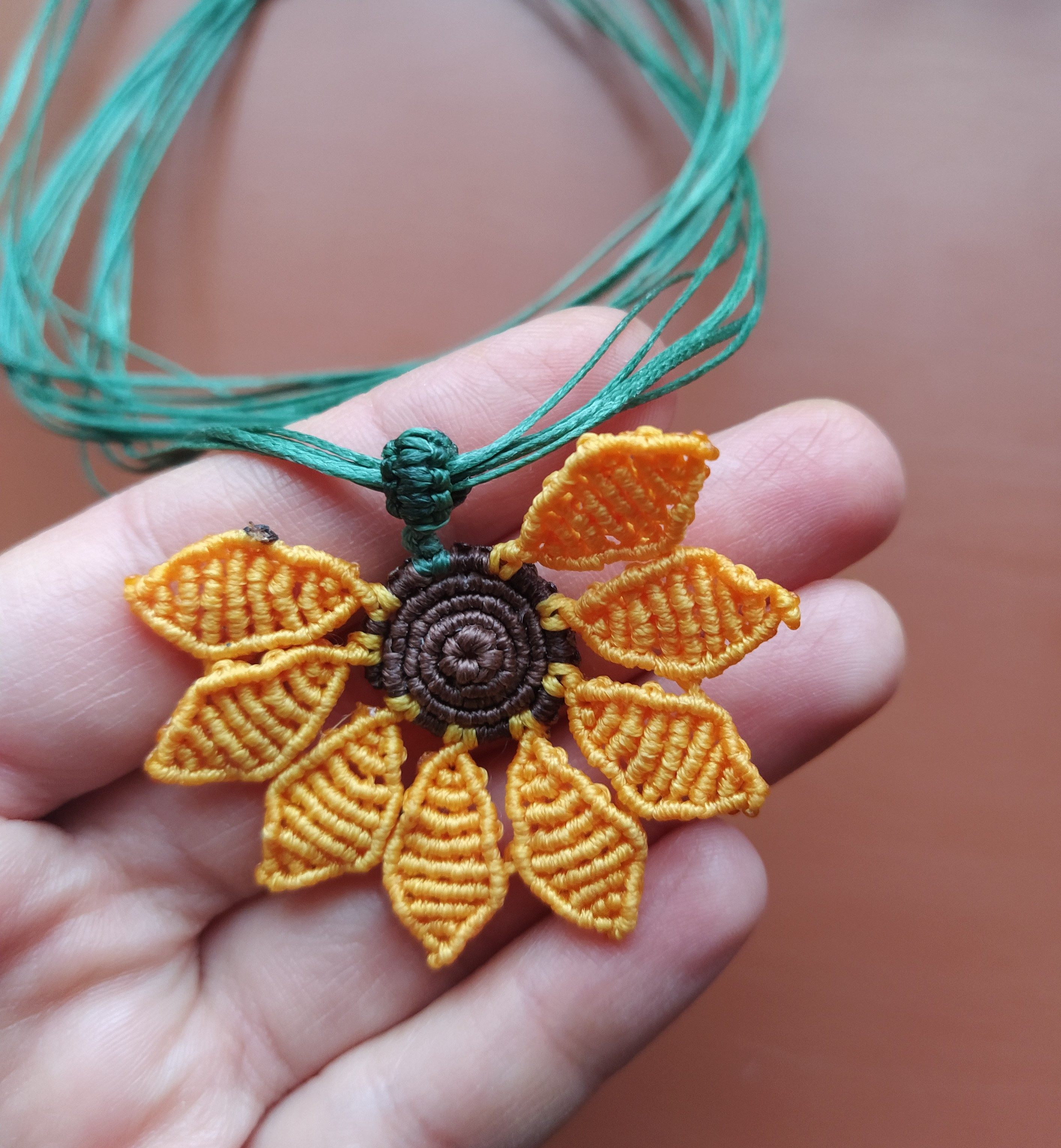 Макраме колие Слънчоглед, макраме жълто цвете, макраме слънчоглед ...