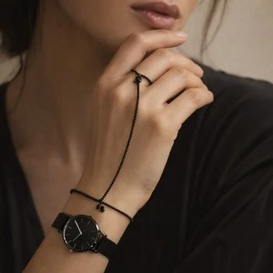 Гривна за ръка и пръст в черно Hand chain bracelet